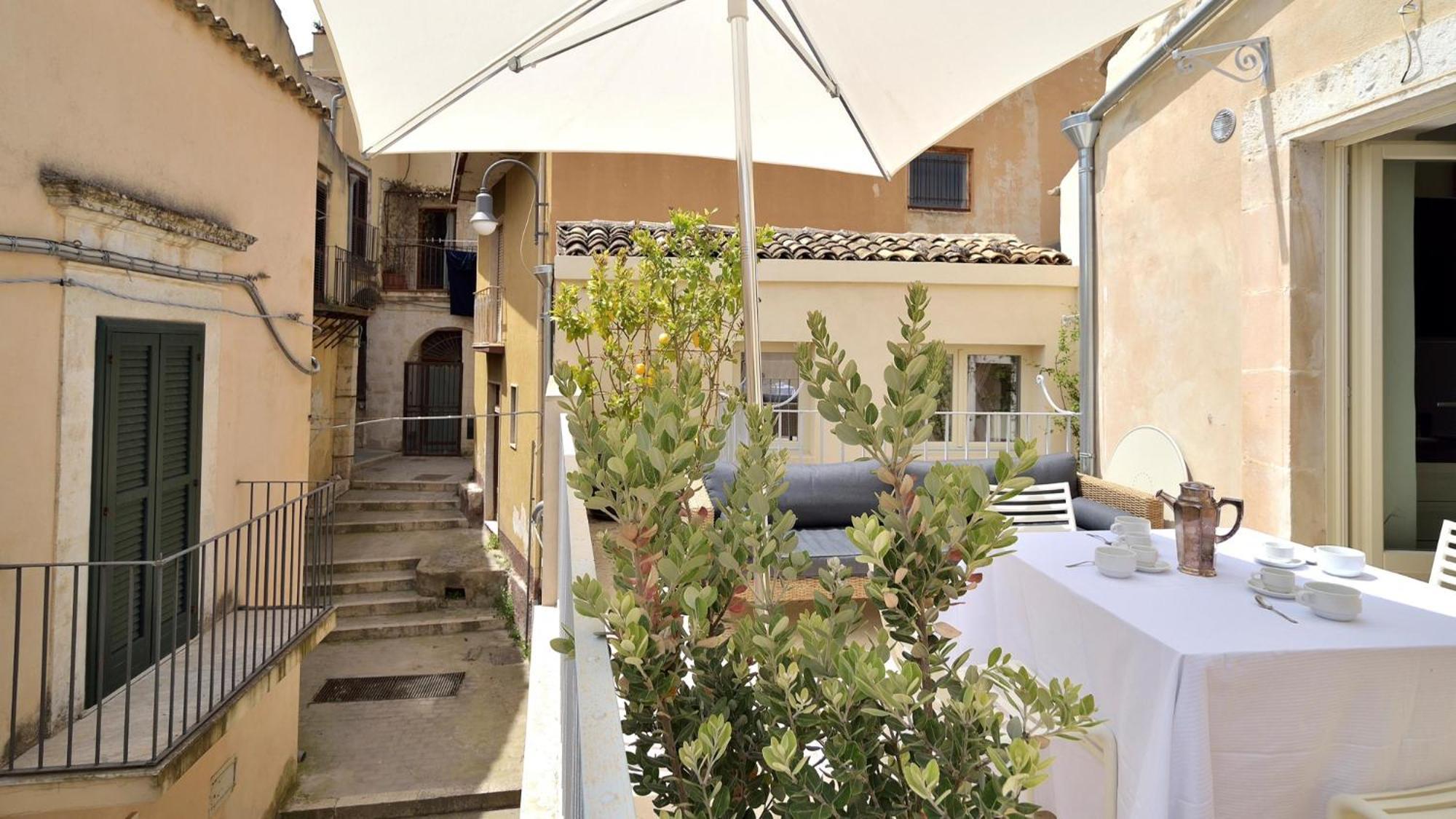 Domus Sbircio Modica Apartment Bagian luar foto