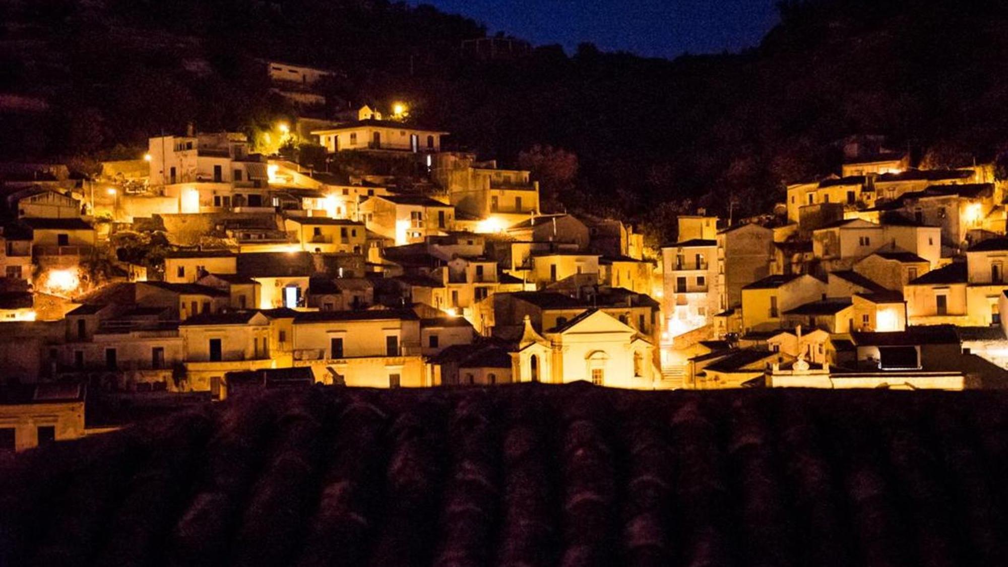 Domus Sbircio Modica Apartment Bagian luar foto