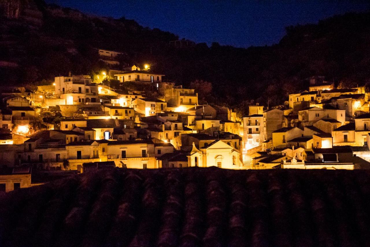 Domus Sbircio Modica Apartment Bagian luar foto